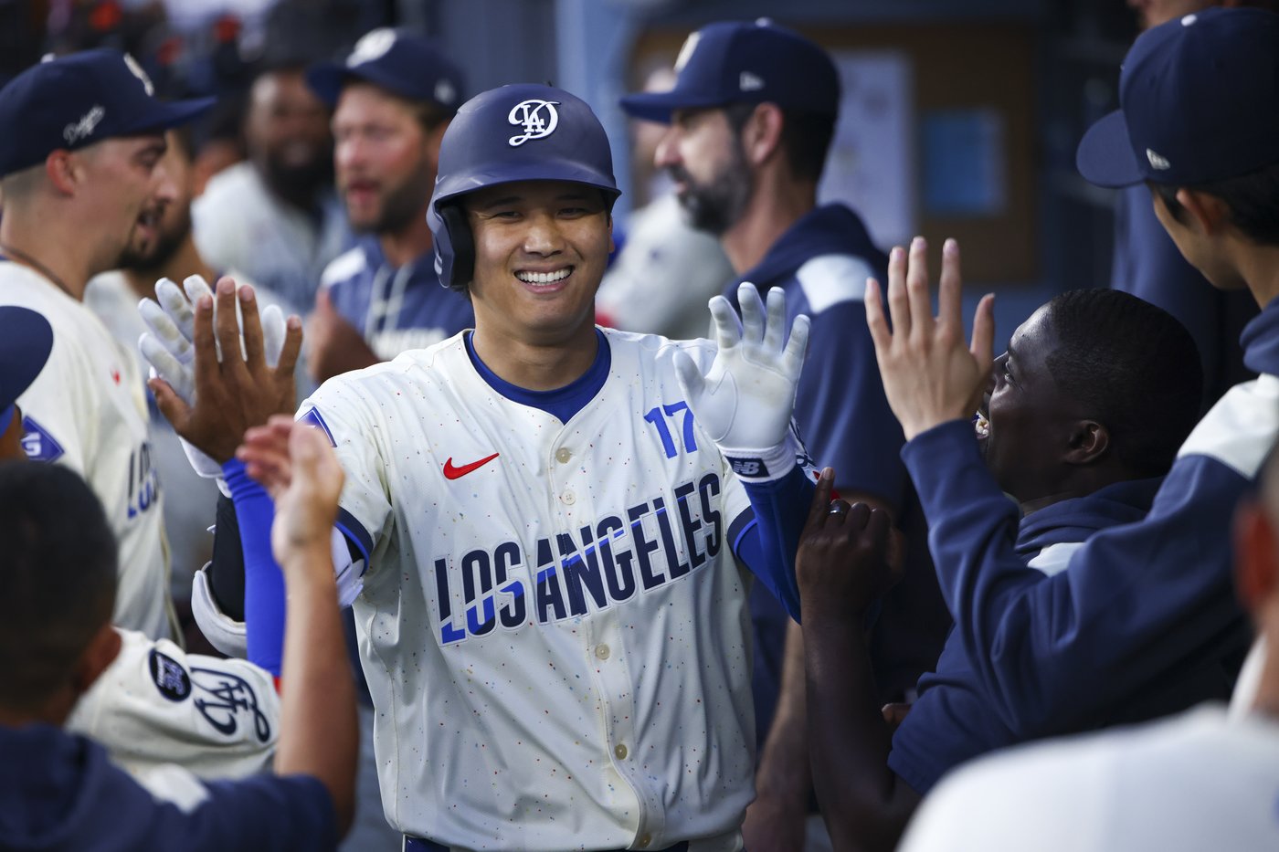 Ohtani hits 40th homer, Snell overpowers Blue Jays as Dodgers win 9-1 | iNFOnews.ca
