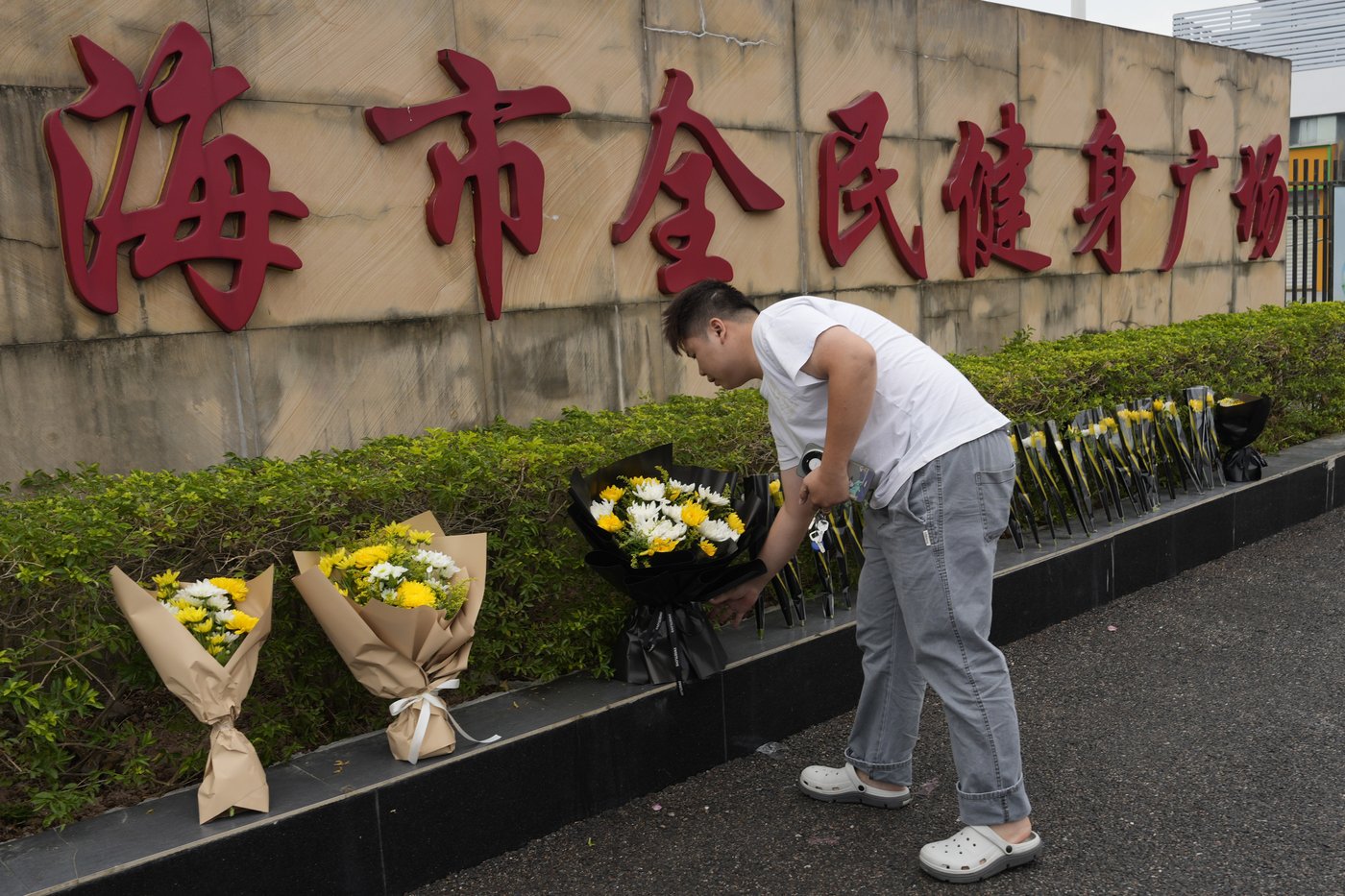 Driver rams his car into crowd in China, killing 35. Police say he was upset about his divorce | iNFOnews.ca