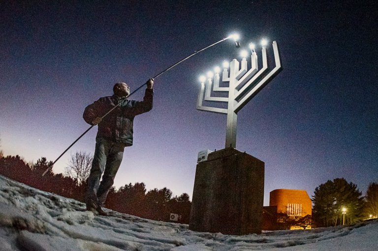 As religious tensions rise, synagogues and other houses of worship in Maine look to beef up security | iNFOnews.ca