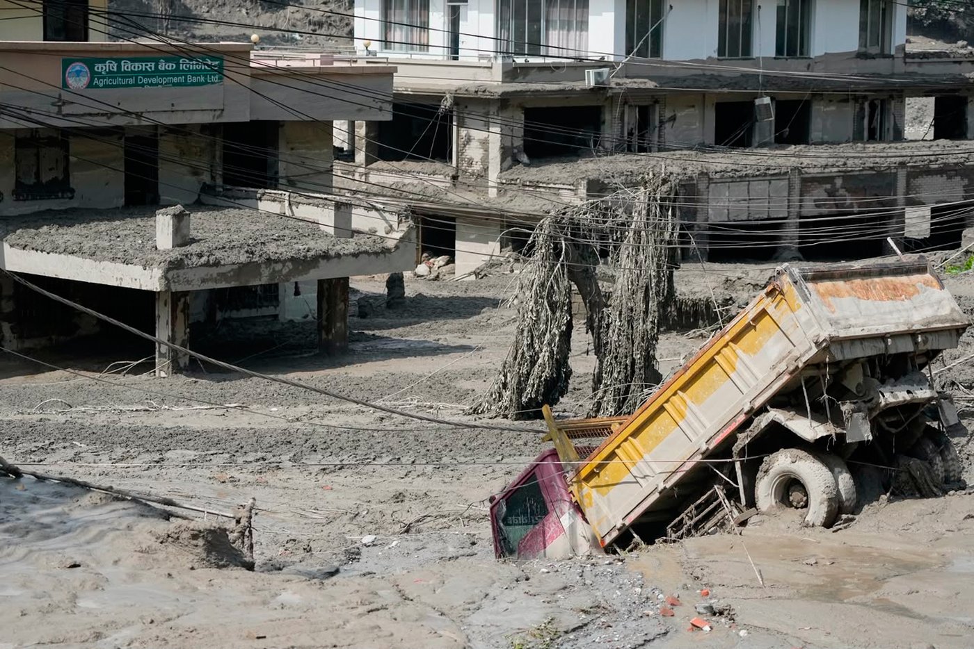 Floods caused by a glacial collapse kill at least 160 people on Nepal-China border, hundreds missing | iNFOnews.ca Floods caused by a glacial collapse kill at least 160 people on Nepal-China border, hundreds missing | iNFOnews.ca