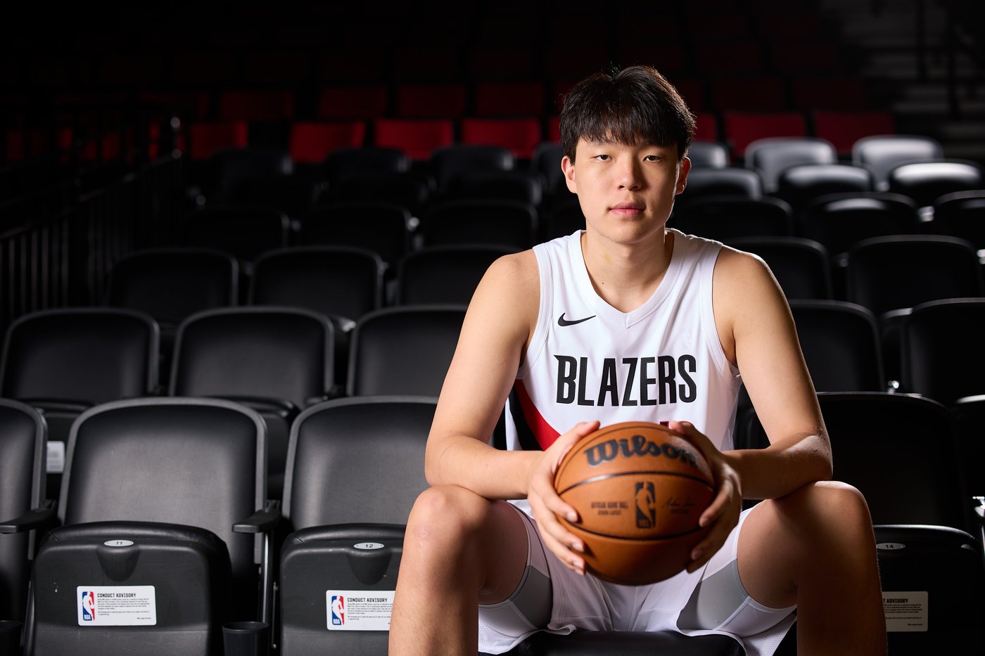 Expectations are great for Trail Blazers rookie Yang Hansen in Portland and back home | iNFOnews.ca