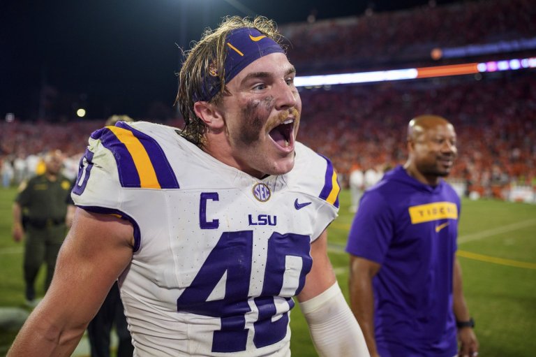 LSU star linebacker Whit Weeks ejected against Florida for targeting in the opening minutes | iNFOnews.ca