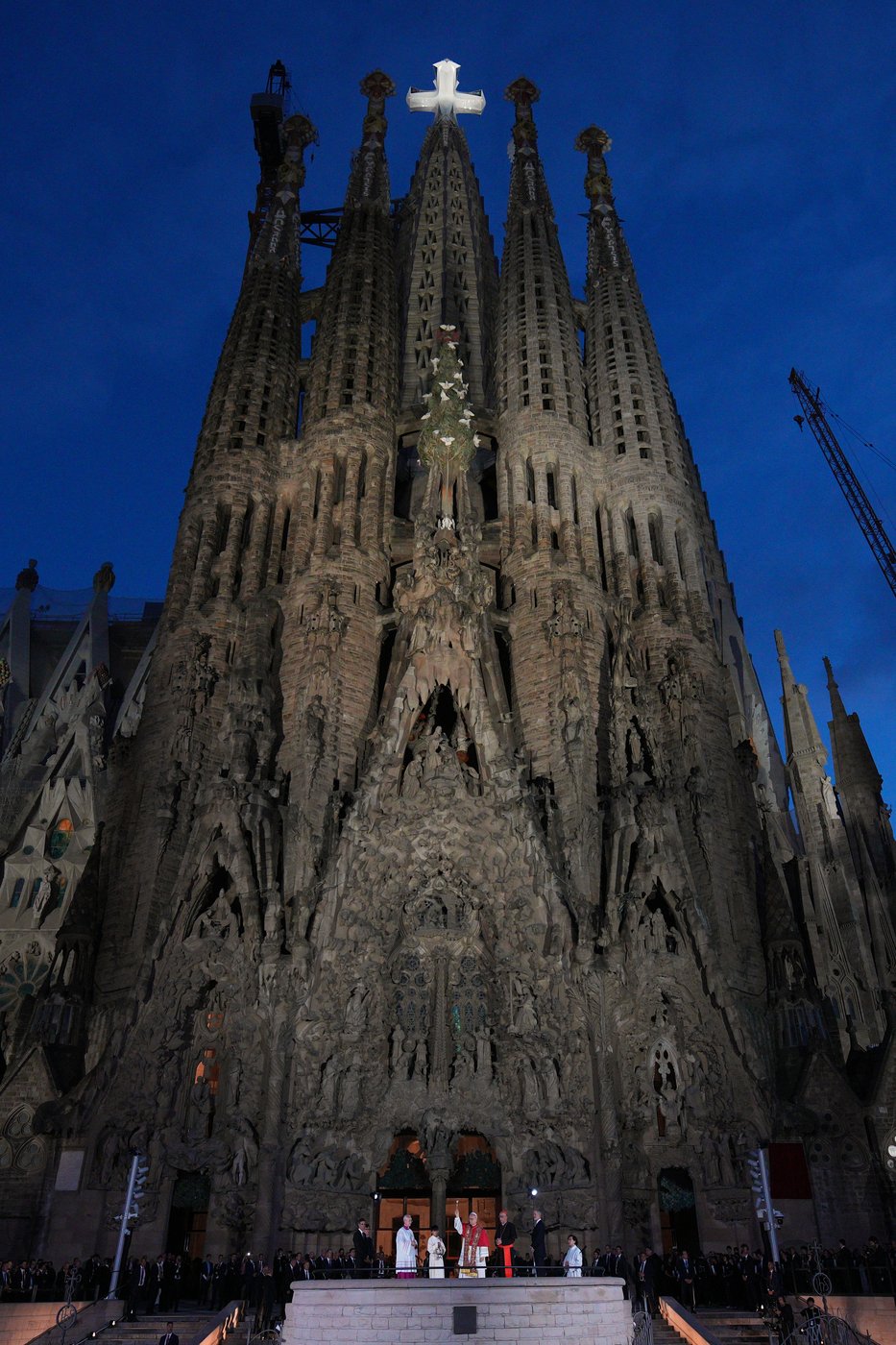 See the world in vertical: Top photos by AP photojournalists | iNFOnews.ca
