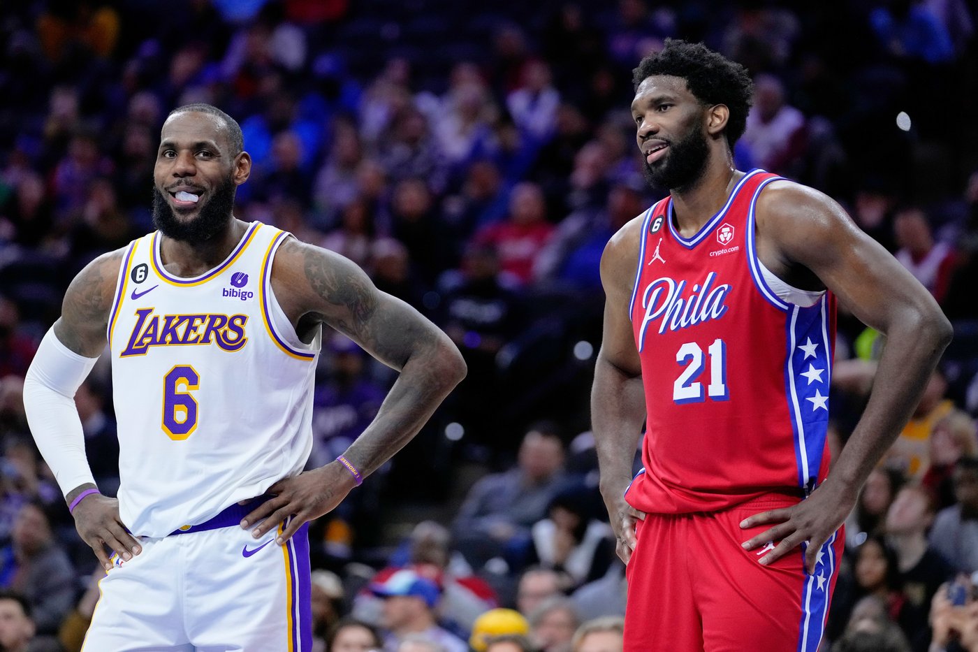 76ers celebrate James' arrival with coronation photo fit for basketball's King | iNFOnews.ca