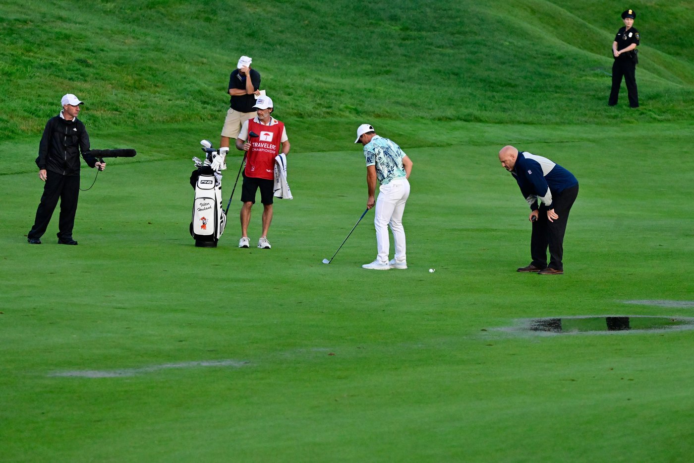 Scheffler makes clutch putt to force Monday playoff against Hovland in Travelers Championship | iNFOnews.ca