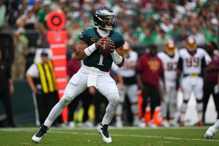 Jalen Hurts throws 3 TD passes and Eagles stuff Commanders' late 2-point try for 24-22 win | iNFOnews.ca