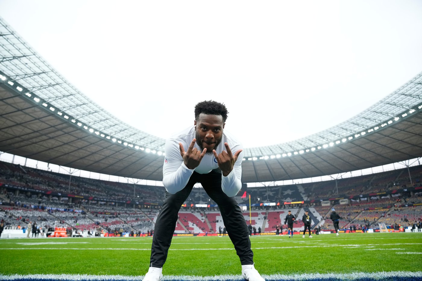 RG Chris Lindstrom active for Falcons but CB Mike Hughes out vs. Colts in Berlin | iNFOnews.ca