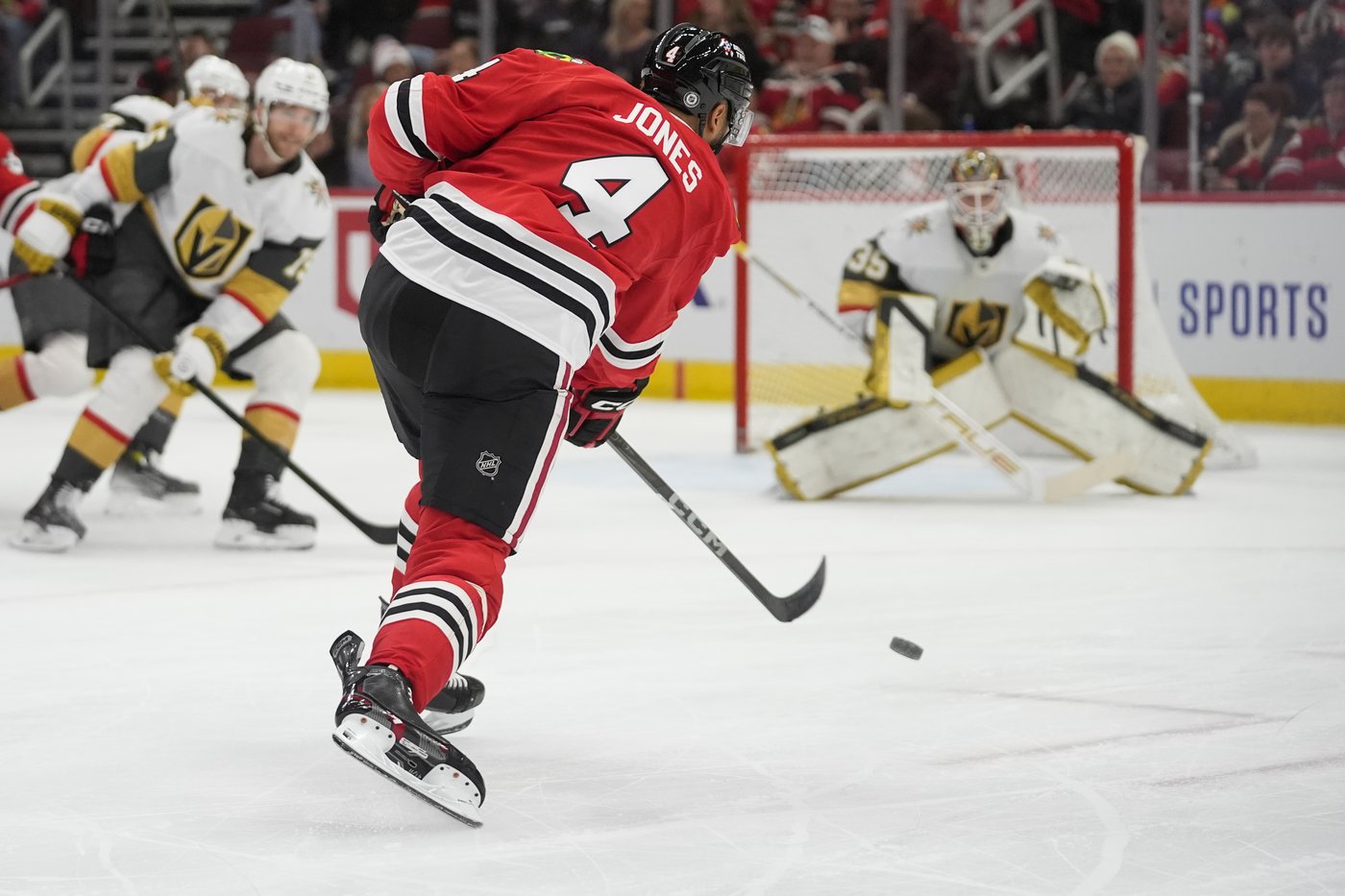 Bertuzzi, Jones help Blackhawks beat slumping Golden Knights 5-3. | iNFOnews.ca Bertuzzi, Jones help Blackhawks beat slumping Golden Knights 5-3. | iNFOnews.ca