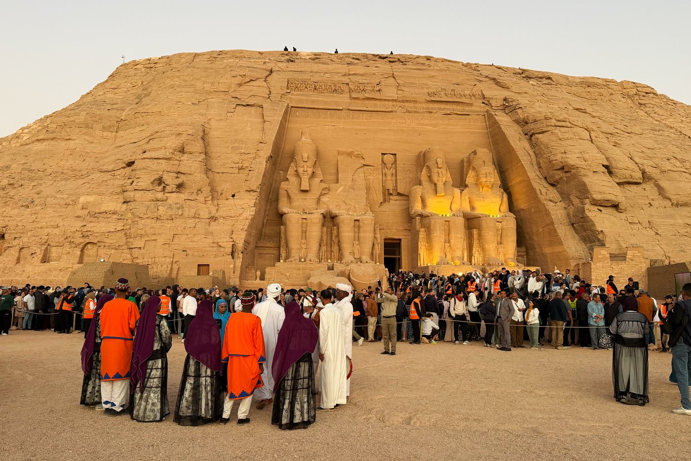 Twice a year, a golden sunbeam illuminates a 3,000-year-old Egyptian temple | iNFOnews.ca