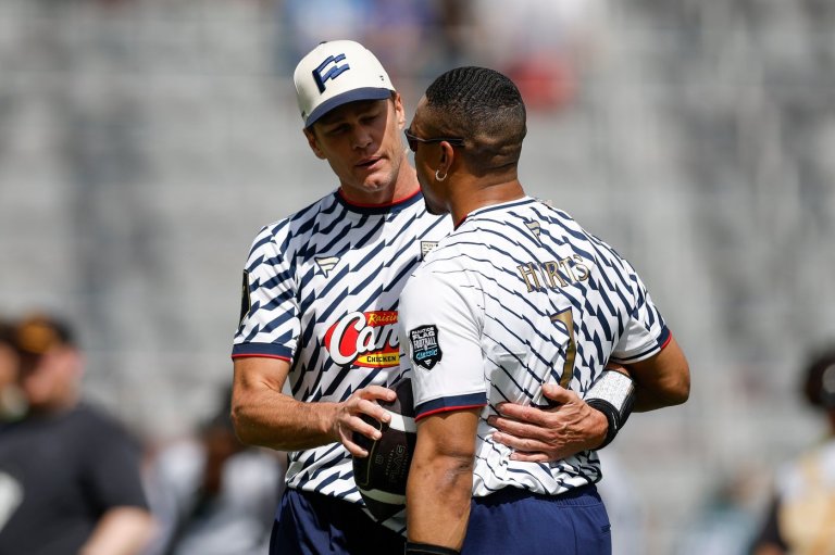 Tom Brady can still sling it but Team USA dominates flag football | iNFOnews.ca