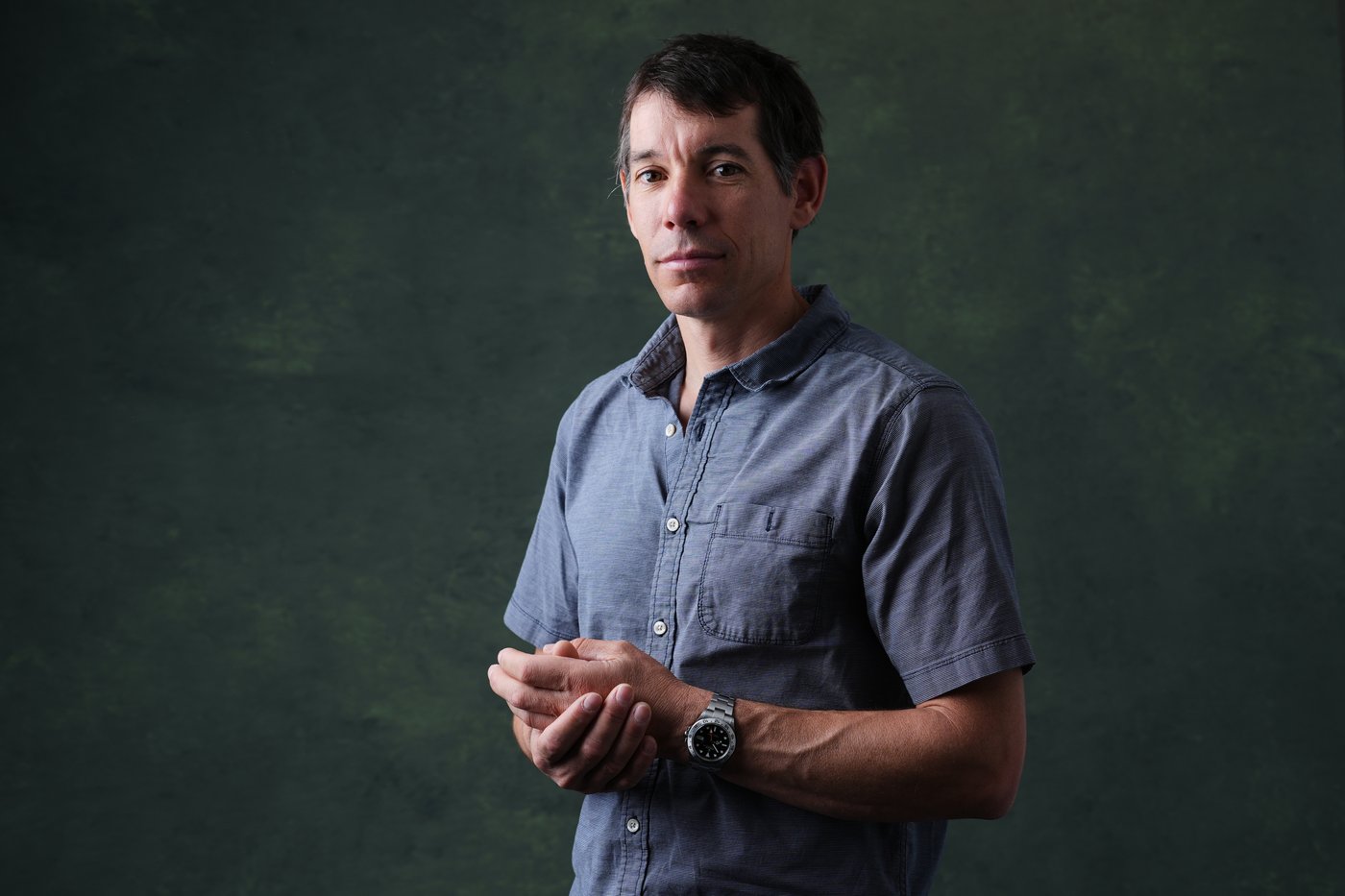 Alex Honnold is climbing Taipei 101 with no ropes, live on TV. It's drawing excitement - and concern | iNFOnews.ca Alex Honnold is climbing Taipei 101 with no ropes, live on TV. It's drawing excitement - and concern | iNFOnews.ca