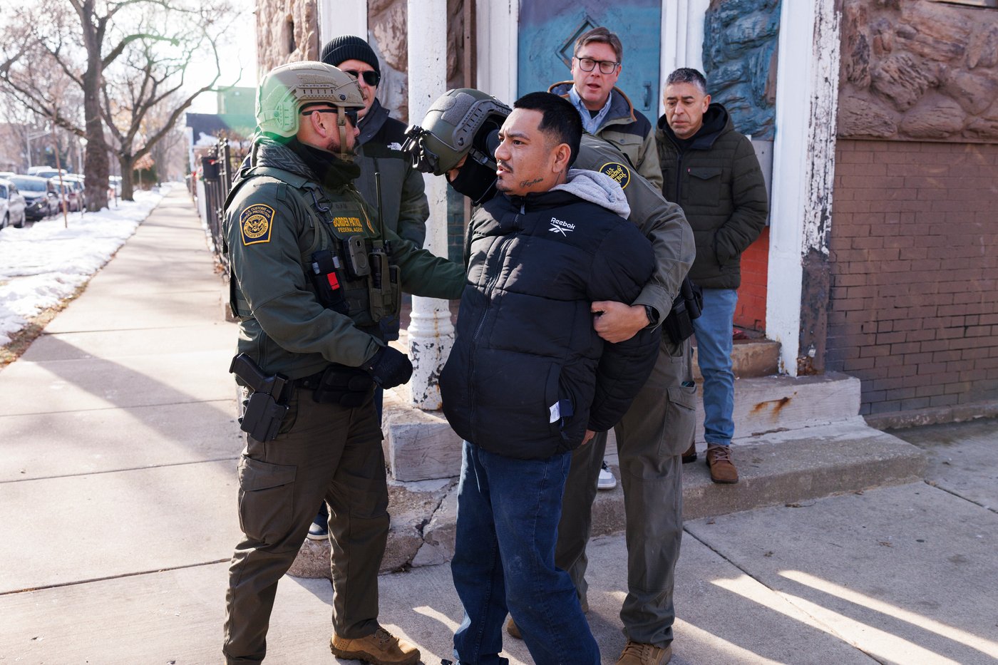 Border Patrol official who is the face of Trump's crackdown back in Chicago amid immigration raids | iNFOnews.ca