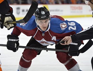 St. Louis Blues sign centre Paul Stastny to four-year deal | iNFOnews.ca CP28978334