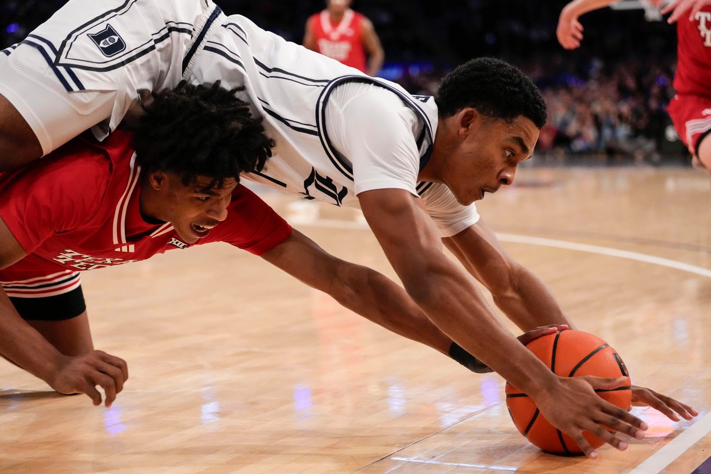No. 19 Texas Tech overcomes foul trouble in stunning comeback from 17 down against 3rd-ranked Duke | iNFOnews.ca