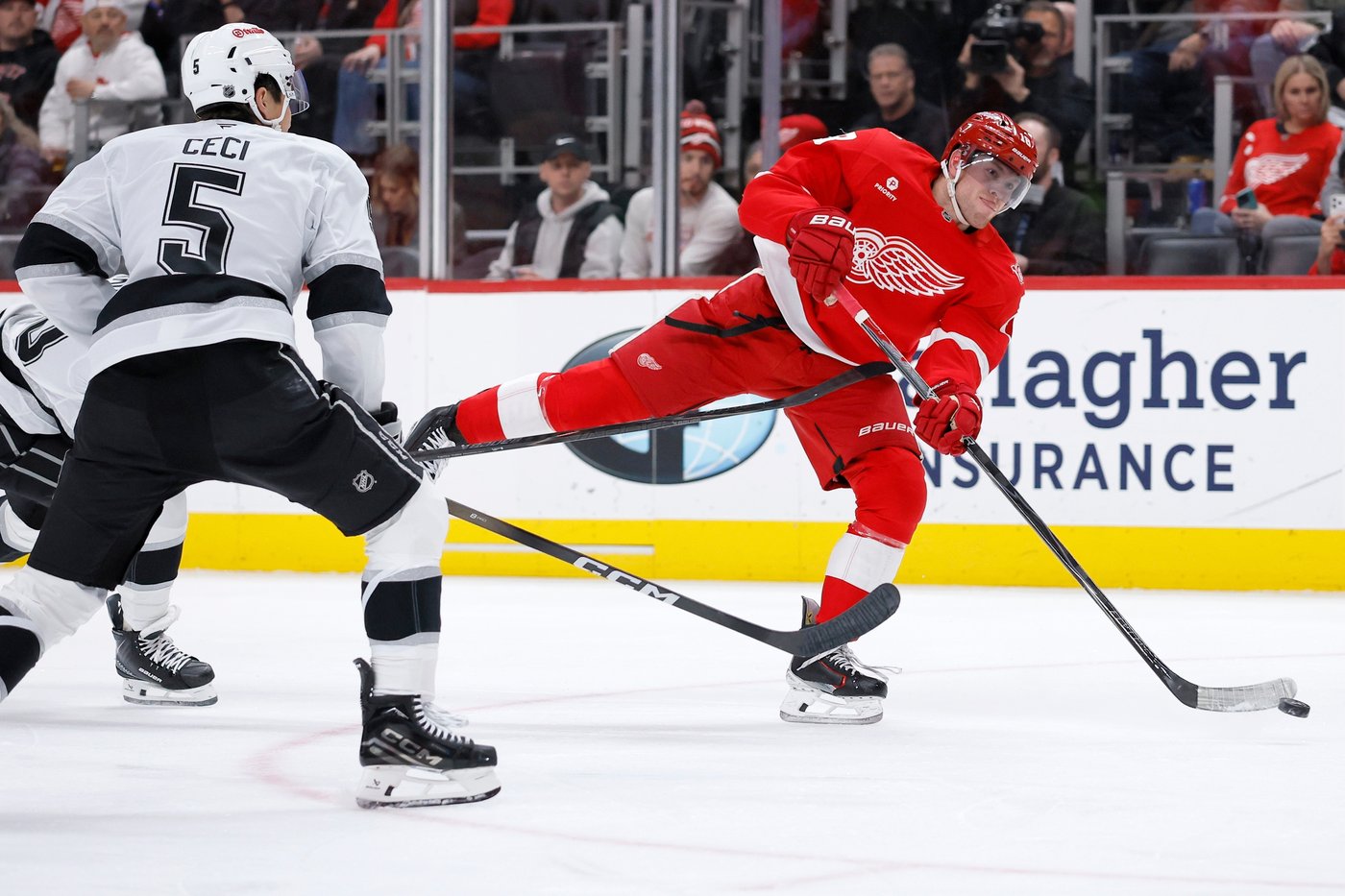 Detroit's Patrick Kane ties Modano for American-born NHL points mark in 3-1 loss to Kings | iNFOnews.ca