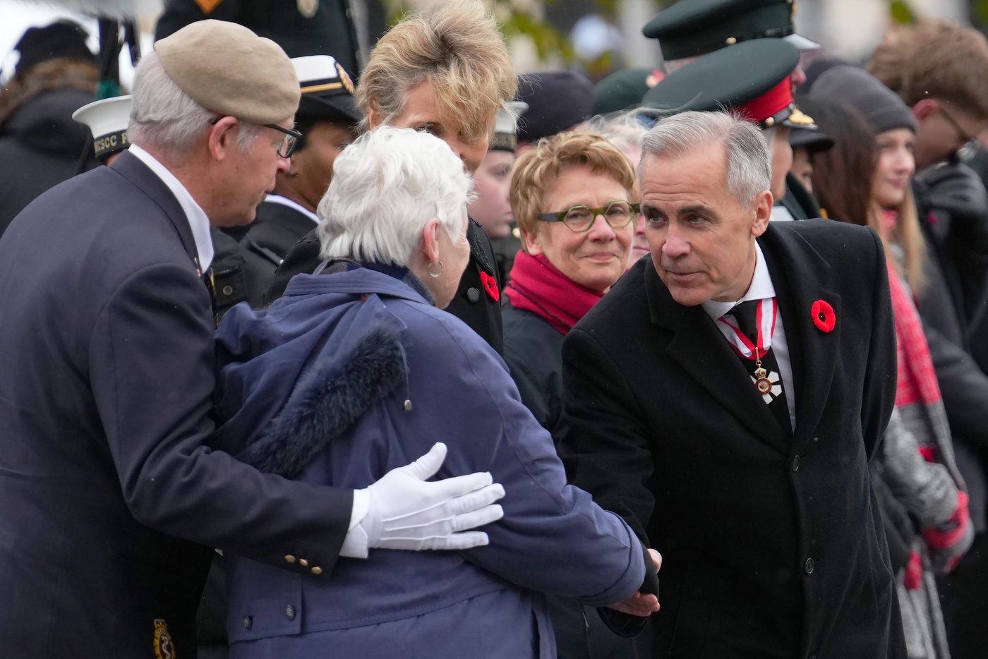 'Everybody's gone': Canadians mark sombre Remembrance Day as number of vets dwindles | iNFOnews.ca