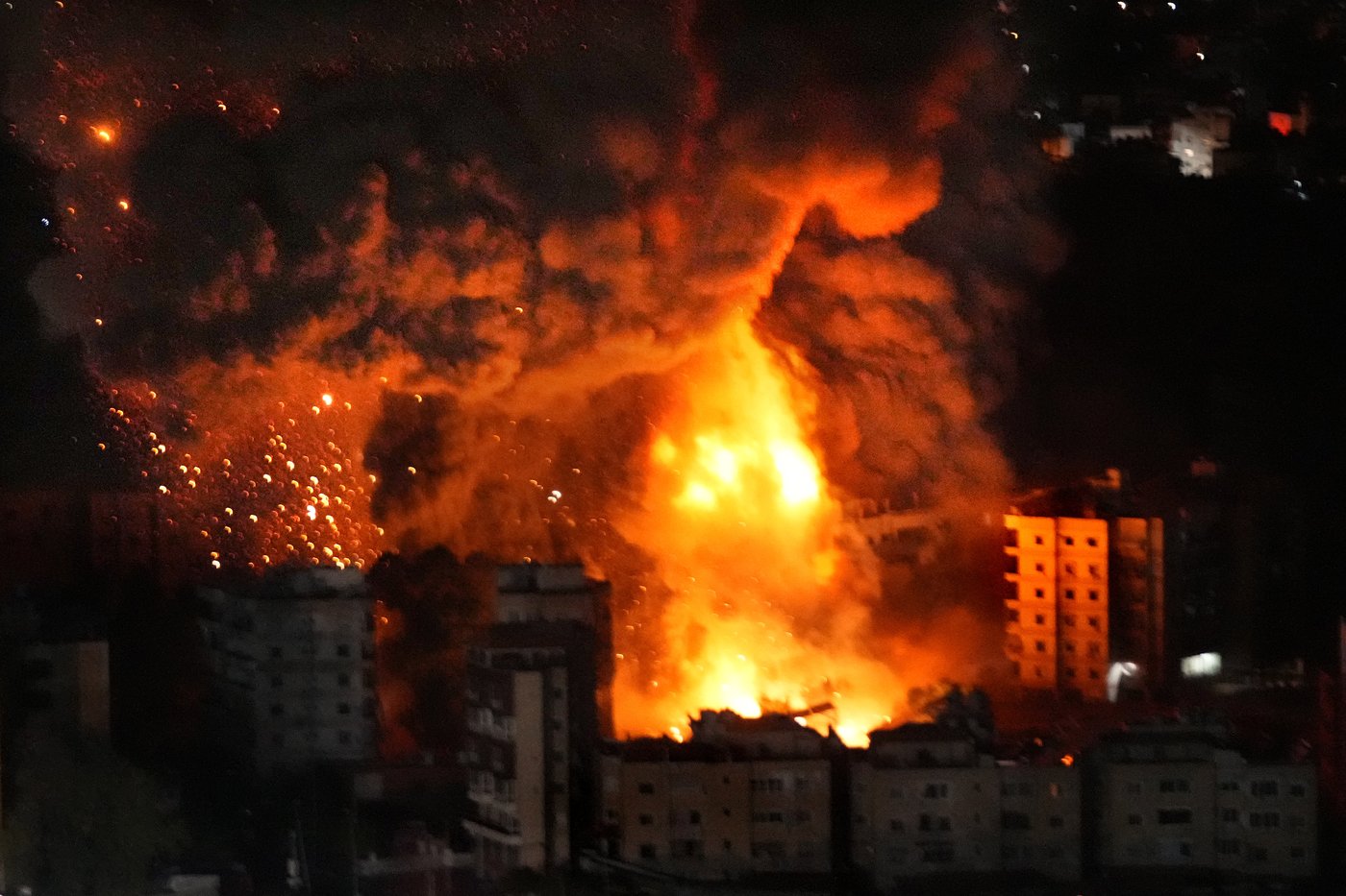 Middle East latest: Sirens sound across Tel Aviv as projectiles are intercepted near Blinken's hotel | iNFOnews.ca