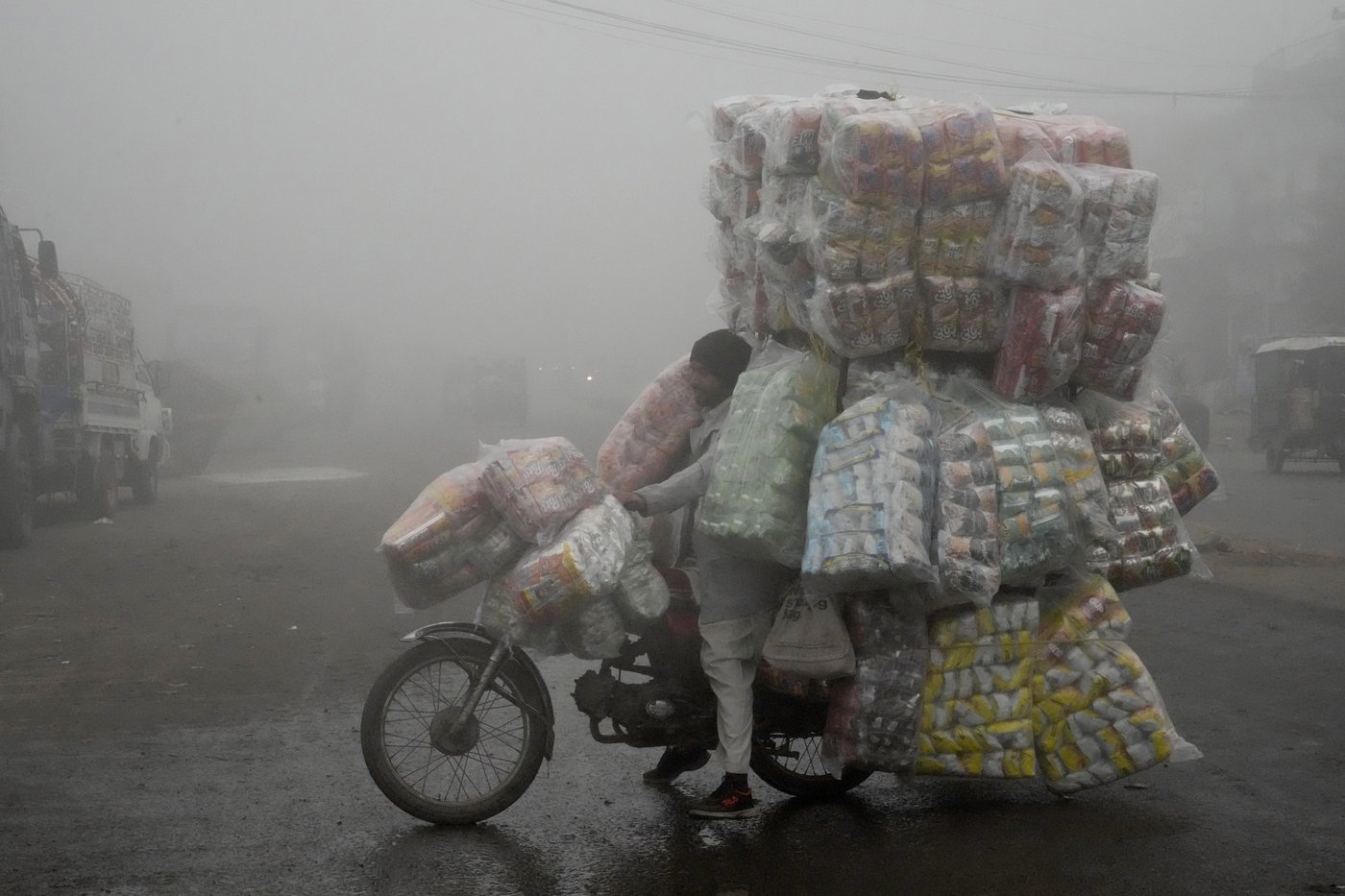 Growing pollution in Pakistan's Punjab province has sickened 1.8M people in a month, officials say | iNFOnews.ca Growing pollution in Pakistan's Punjab province has sickened 1.8M people in a month, officials say | iNFOnews.ca