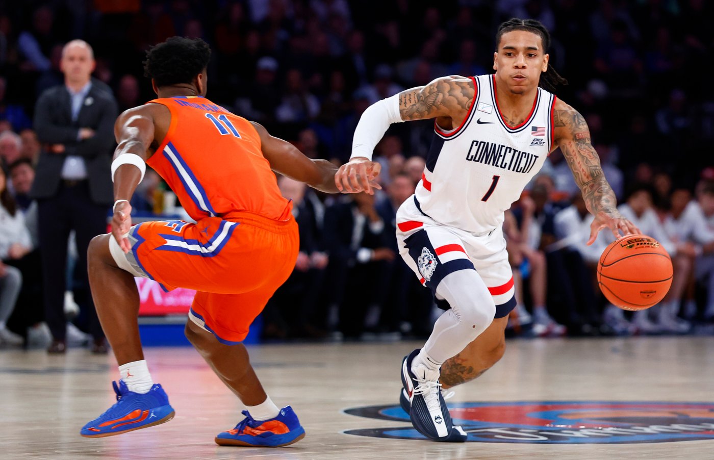 Ball scores 19 points as No. 5 UConn beats No. 18 Florida 77-73 in Jimmy V Classic | iNFOnews.ca Ball scores 19 points as No. 5 UConn beats No. 18 Florida 77-73 in Jimmy V Classic | iNFOnews.ca