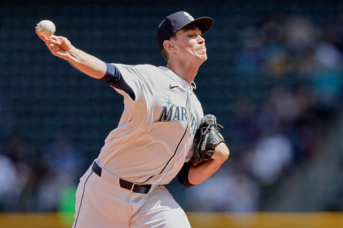 Surging Mariners beat Angels 9-3; Trout leaves game early with sore knee | iNFOnews.ca Surging Mariners beat Angels 9-3; Trout leaves game early with sore knee | iNFOnews.ca