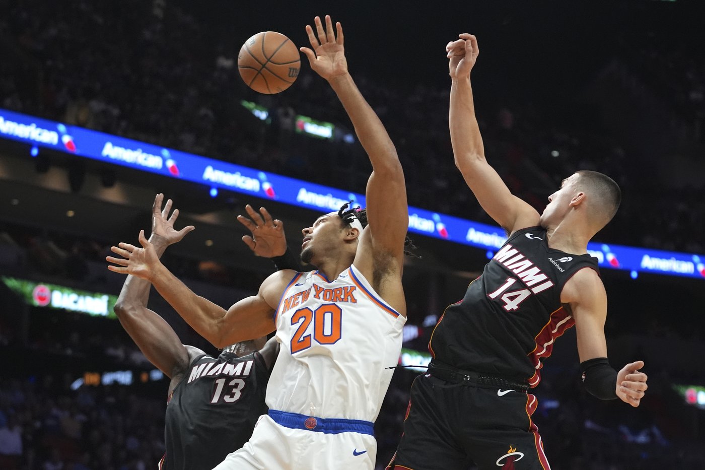 Karl-Anthony Towns scores 44 points, Knicks rally in 2nd half to beat Heat 116-107 | iNFOnews.ca