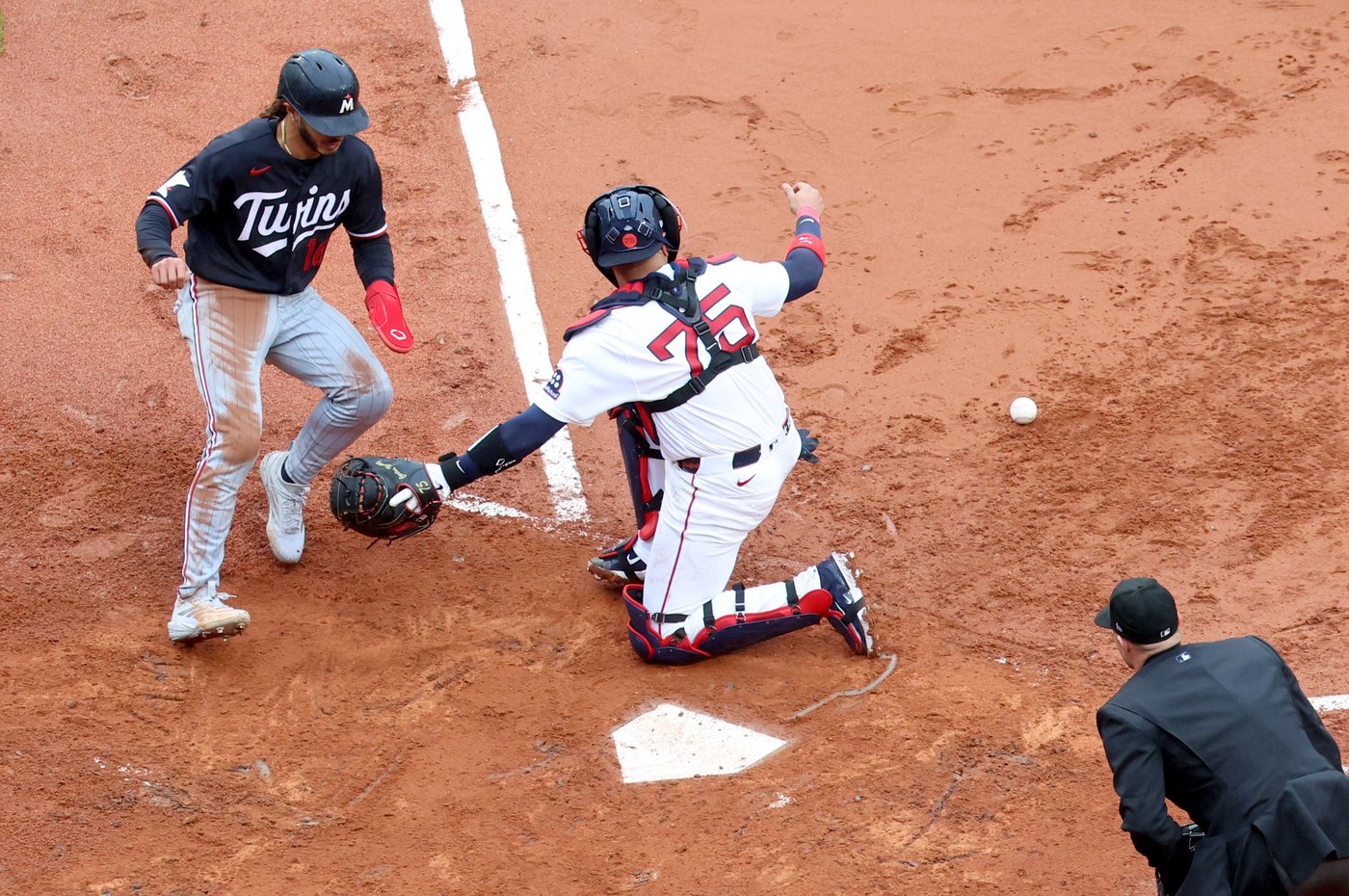 Twins complete three-game sweep over Red Sox with 6-5 win at soggy Fenway Park | iNFOnews.ca