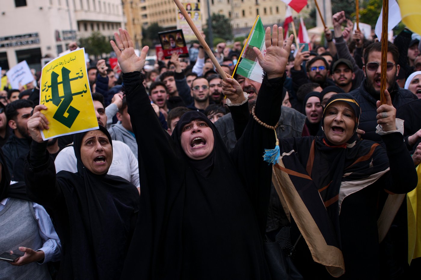 Israeli strike kills Lebanese security forces as Israel and Hezbollah trade fire ahead of talks | iNFOnews.ca