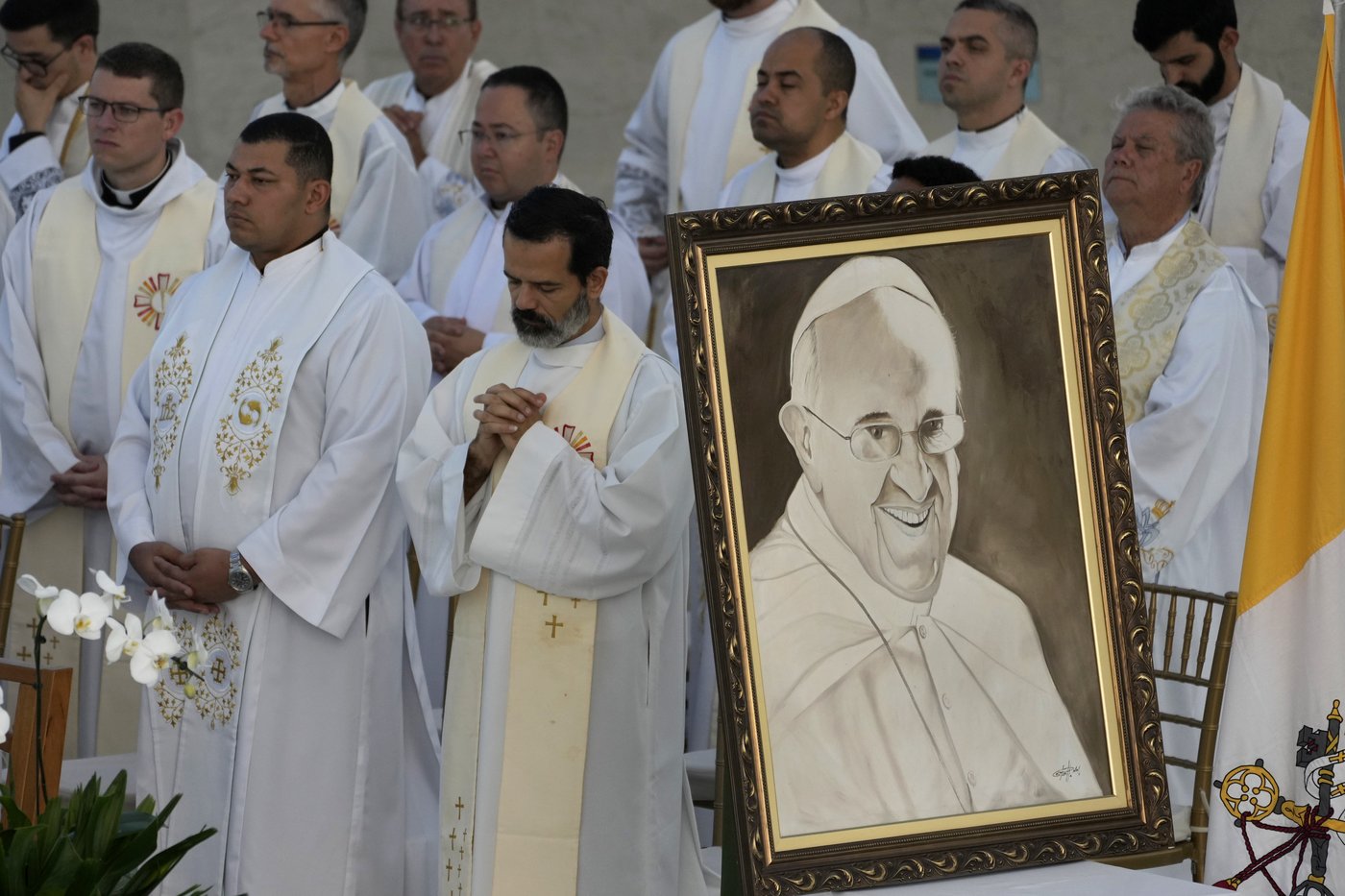 PHOTO COLLECTION: Depictions of Pope Francis | iNFOnews.ca