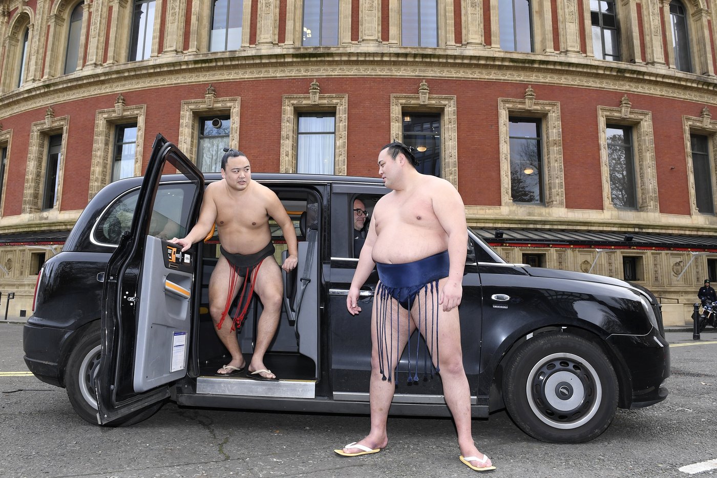 Sumo wrestlers bring 1,500 years of tradition to London as the sport has an international moment | iNFOnews.ca Sumo wrestlers bring 1,500 years of tradition to London as the sport has an international moment | iNFOnews.ca