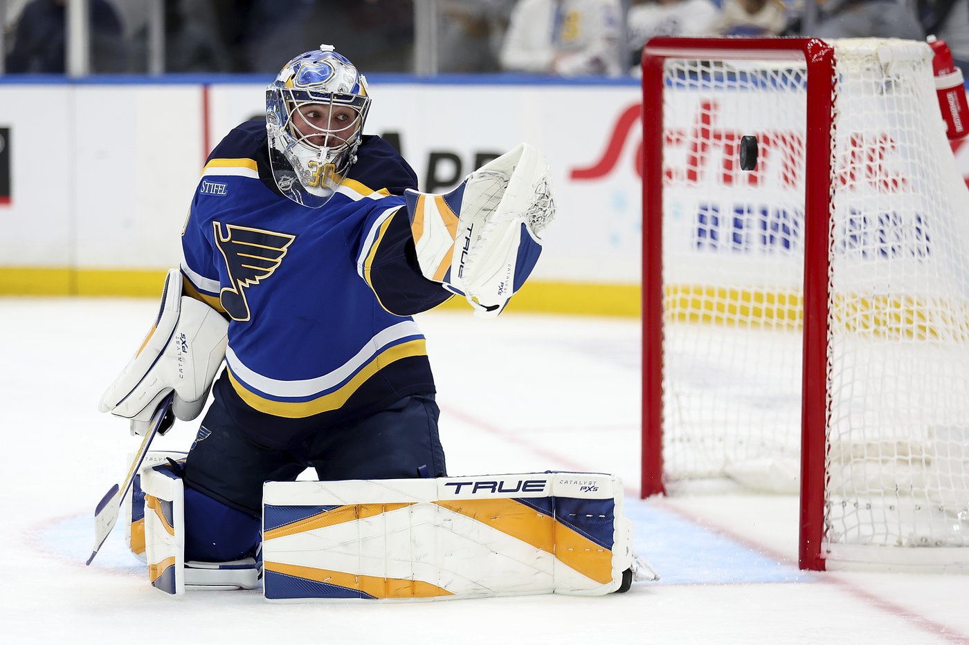 Thomas scores twice and the Blues beat the Predators 7-4 | iNFOnews.ca