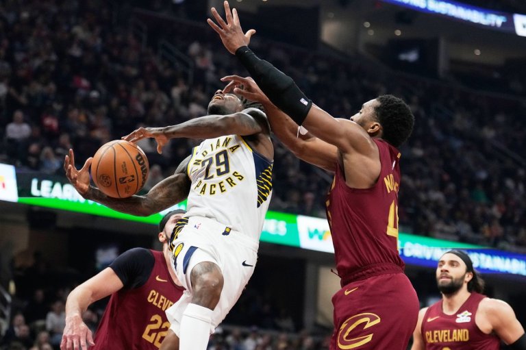 Donovan Mitchell scores 38 points, playoff-bound Cavaliers beat Pacers 117-108 | iNFOnews.ca