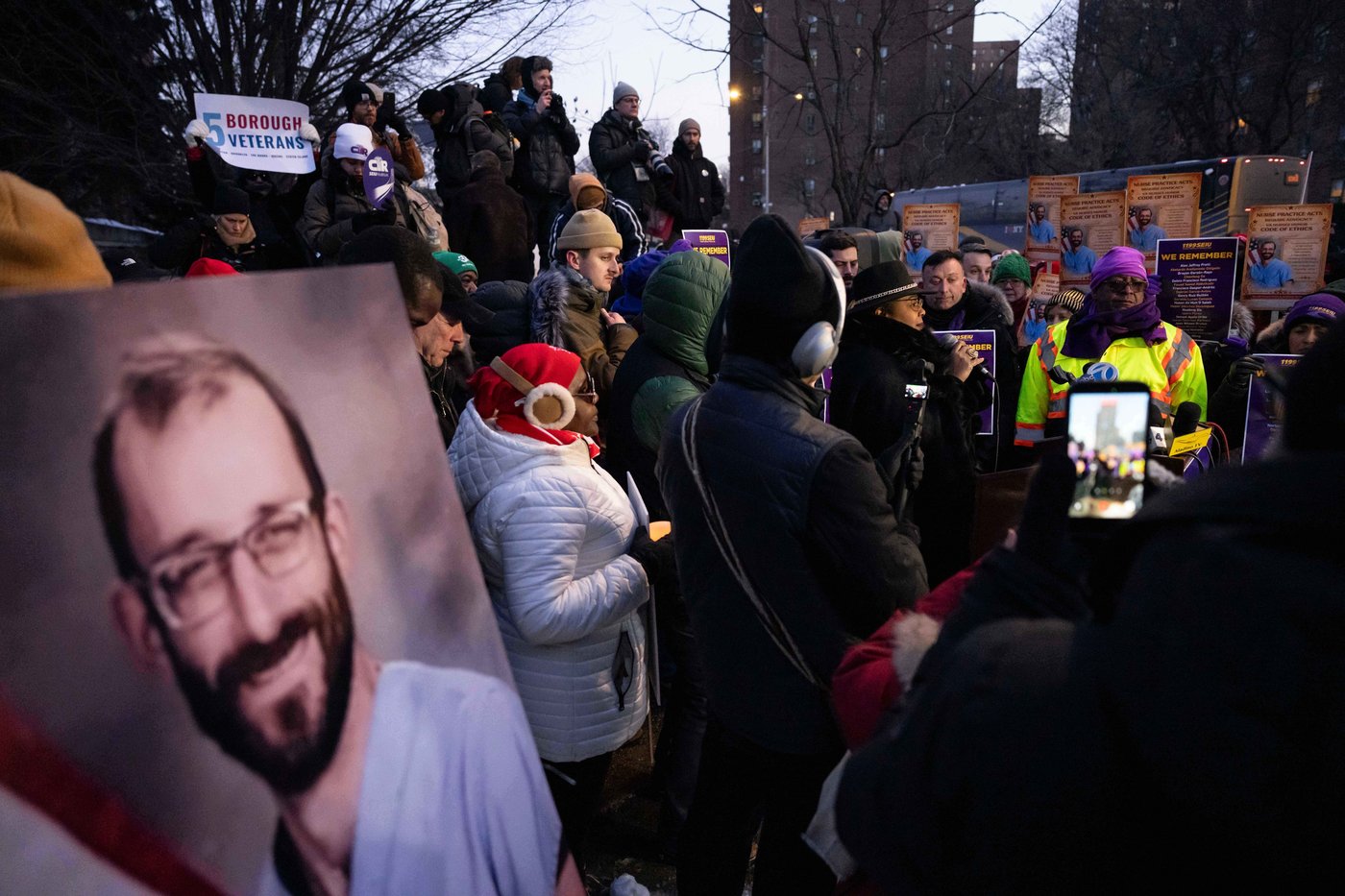 The Justice Department has opened a federal civil rights probe into the killing of Alex Pretti | iNFOnews.ca The Justice Department has opened a federal civil rights probe into the killing of Alex Pretti | iNFOnews.ca