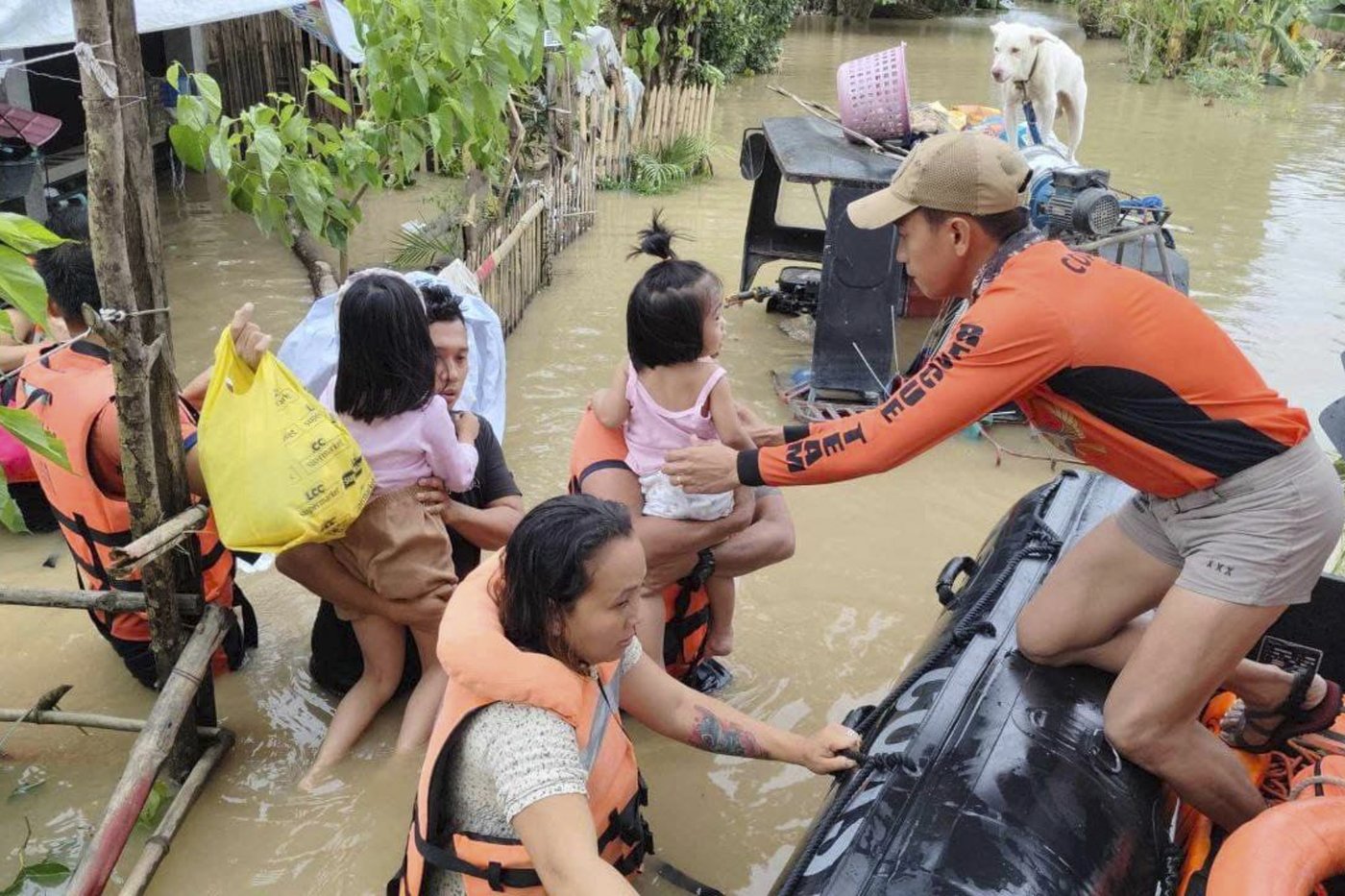 Tropical storm battering Philippines leaves at least 24 people dead in flooding and landslides | iNFOnews.ca