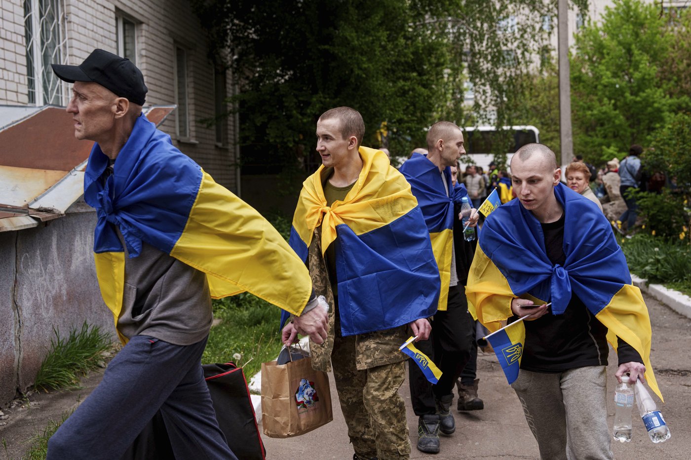 PHOTO COLLECTION: Russia Ukraine POW Exchange | iNFOnews.ca PHOTO COLLECTION: Russia Ukraine POW Exchange | iNFOnews.ca