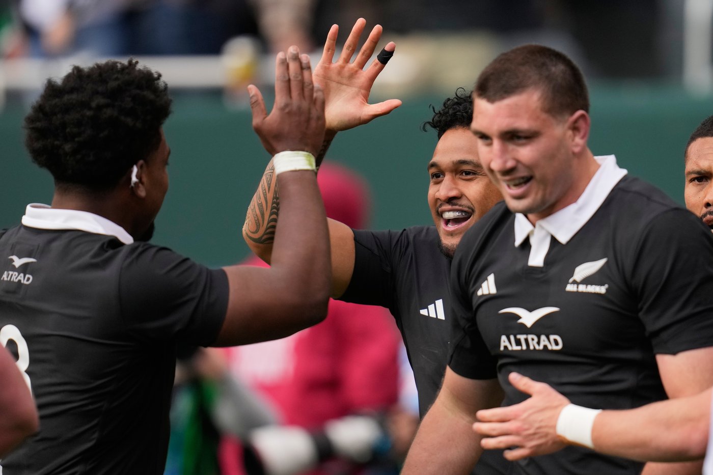 New Zealand rallies with three late tries to beat Ireland 26-13 at Soldier Field | iNFOnews.ca