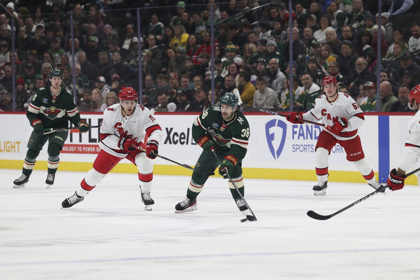 Gustavsson makes 38 saves and Wild hang on to earn 2-1 win over Hurricanes | iNFOnews.ca