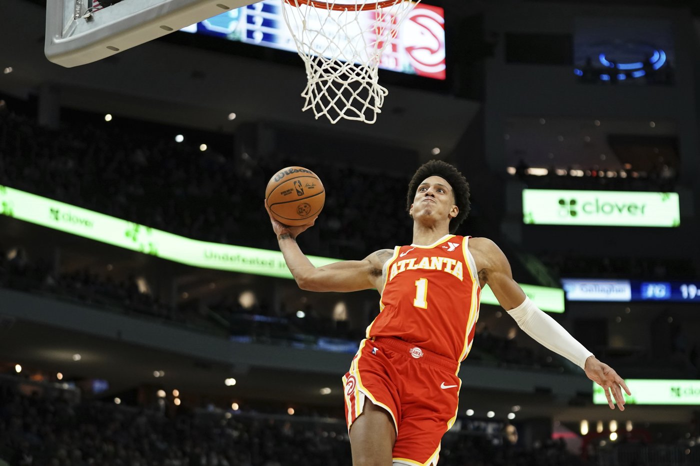 Hawks win 5th straight game and halt the Bucks' winning streak at 7 with 119-104 victory | iNFOnews.ca