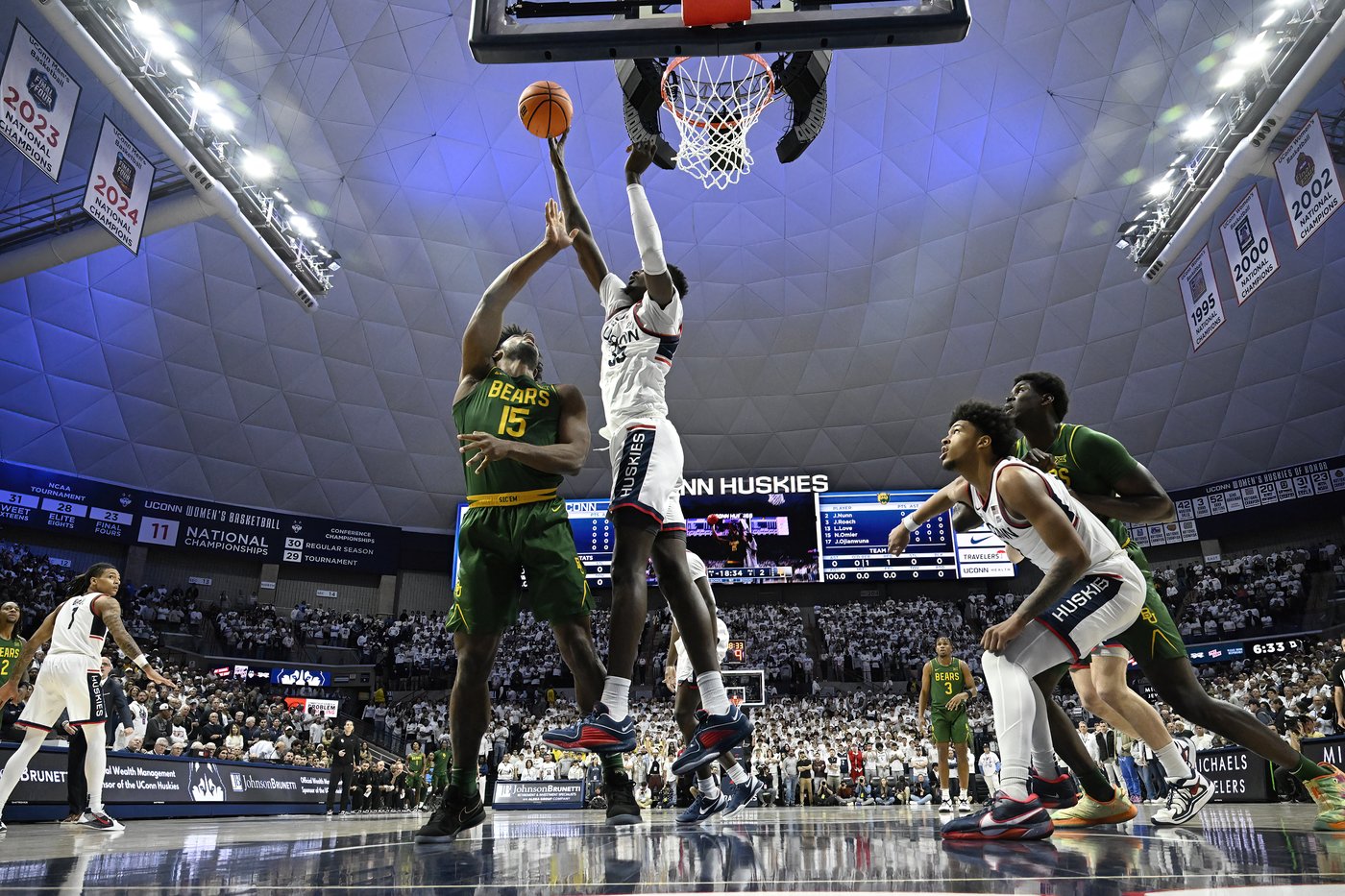 McNeeley scores 17 points as No. 25 UConn rallies to a 76-72 win over No. 15 Baylor | iNFOnews.ca McNeeley scores 17 points as No. 25 UConn rallies to a 76-72 win over No. 15 Baylor | iNFOnews.ca