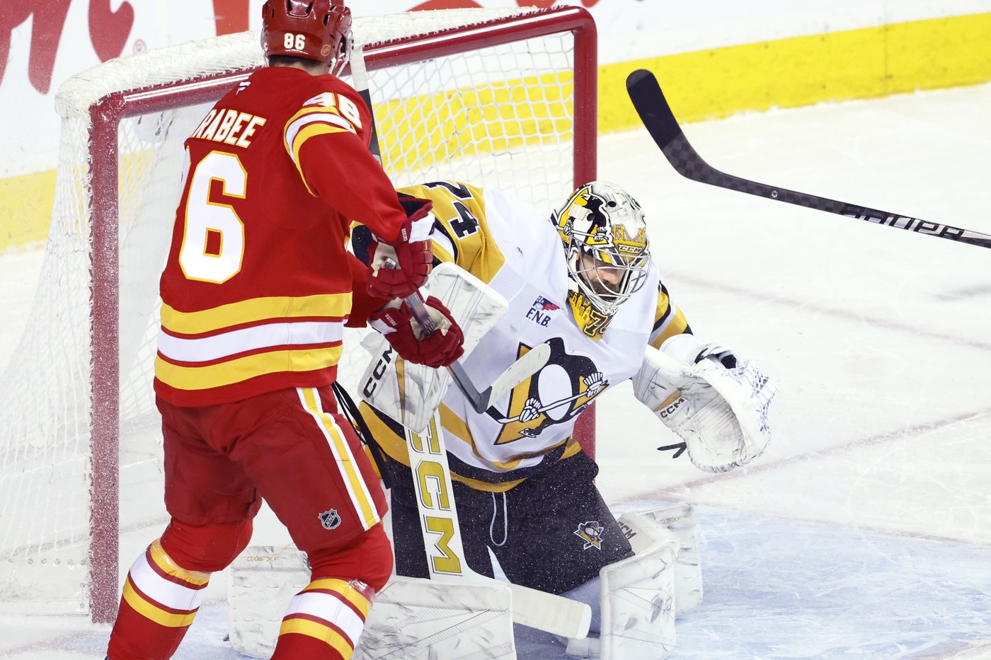 Malkin, Novak lead Pittsburgh Penguins past Calgary Flames 4-1 | iNFOnews.ca