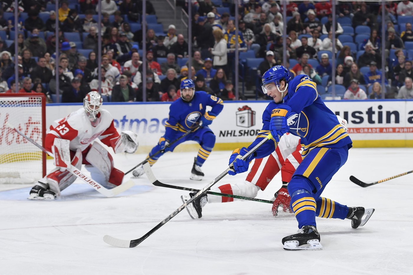 Red Wings snap 5-game losing streak with a 6-5 shootout win over the Sabres | iNFOnews.ca