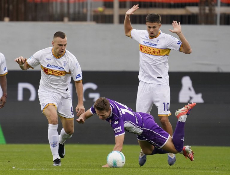 Fiorentina coach Stefano Pioli at risk following loss to Lecce; Inter beats Verona | iNFOnews.ca