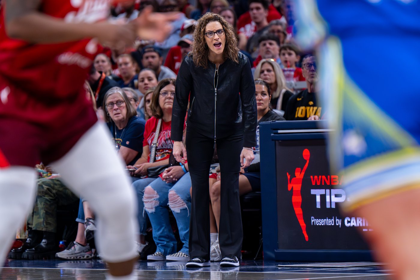 Clark, Fever hope that team meeting helps players, coaches move on from Saturday's sideline spat | iNFOnews.ca