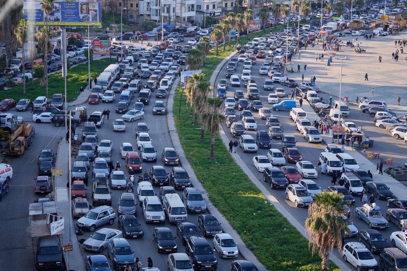 Photos show Lebanese people fleeing after Israeli strikes | iNFOnews.ca