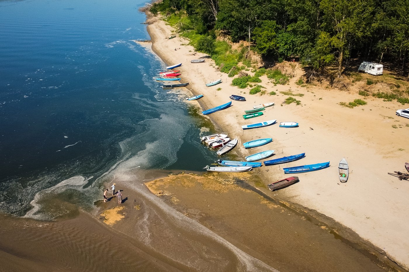 Record-low Danube River affects tourism and industry as drought and heat grip Central Europe | iNFOnews.ca