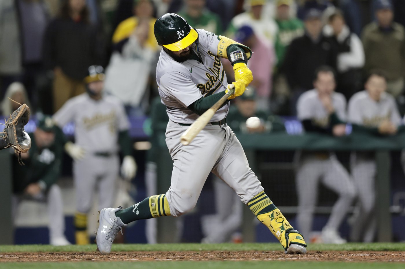 Raley rallies Mariners twice, Raleigh homers in 7-6 win over A's in 10 innings | iNFOnews.ca