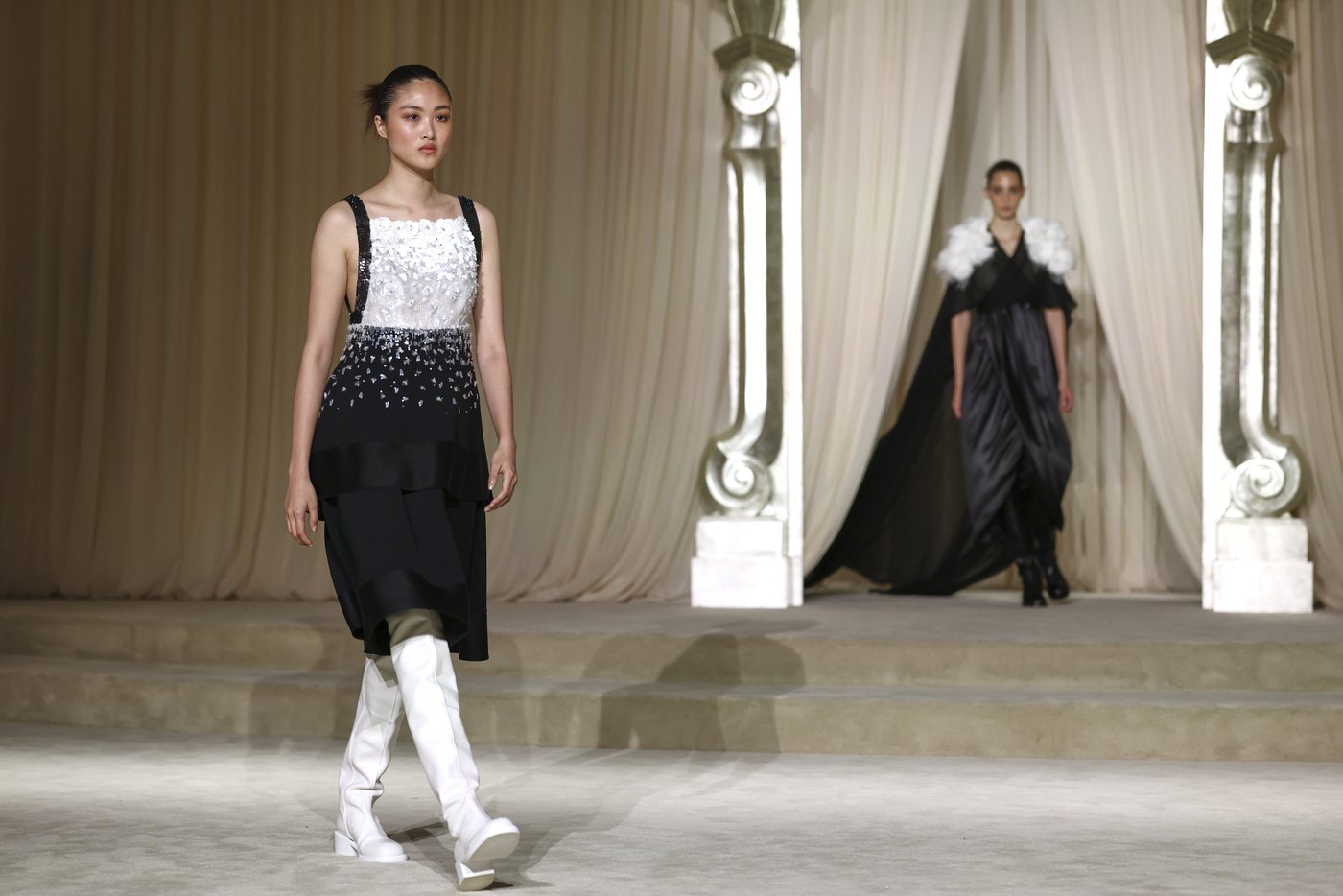 Chanel marks 110 years with style - and stars - by supersizing its couture salon in a palace | iNFOnews.ca