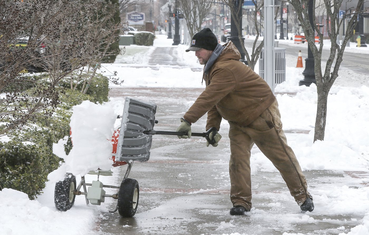 Winter blast of snow, ice and bitter cold grips the US from the Midwest to the East Coast | iNFOnews.ca Winter blast of snow, ice and bitter cold grips the US from the Midwest to the East Coast | iNFOnews.ca