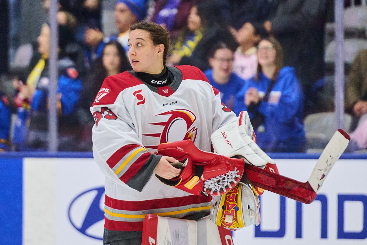 Philips makes 30 saves as Charge beat Fleet 3-1 to even PWHL series 1-1 | iNFOnews.ca