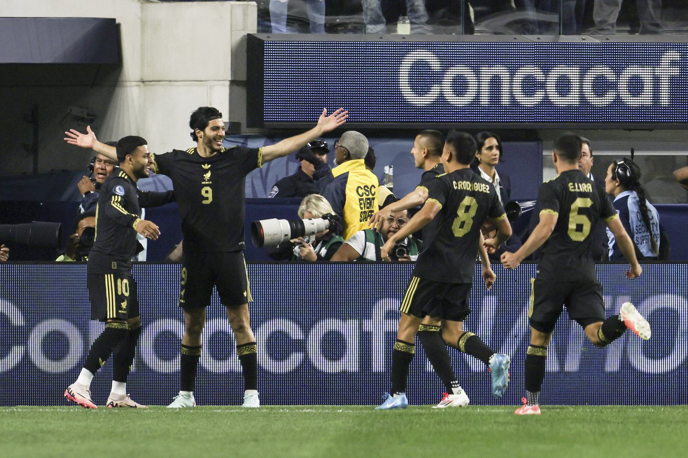 Raúl Jiménez's brace sends Mexico past Canada 2-0, into the CONCACAF Nations League final vs Panama | iNFOnews.ca