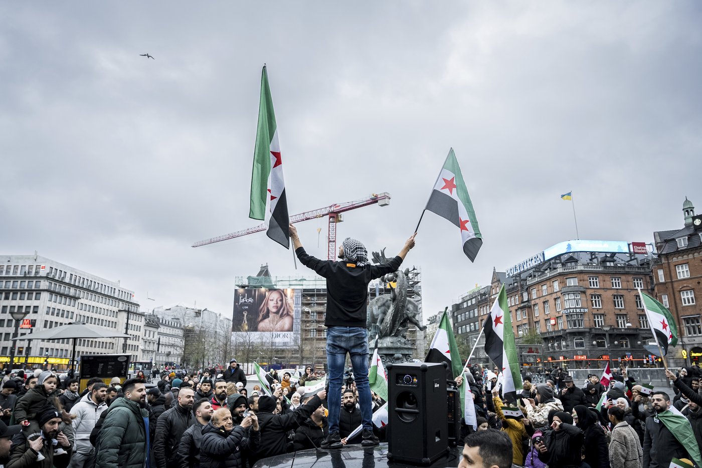 Global reaction to Assad's sudden ouster from Syria ranges from jubilation to alarm | iNFOnews.ca Global reaction to Assad's sudden ouster from Syria ranges from jubilation to alarm | iNFOnews.ca